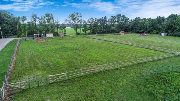 20 Ashley Ln, Casey, IL 62420